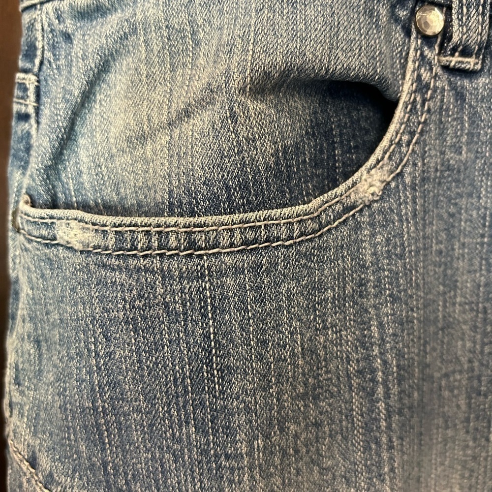 B Street. Denim skirt size 20w. Faded. Distressed and jeweled pockets - Picture 6 of 10
